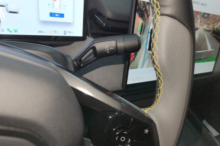 Used Lynk & Co 08 EM-P 2023 245km Ultra-Long Range Halo
