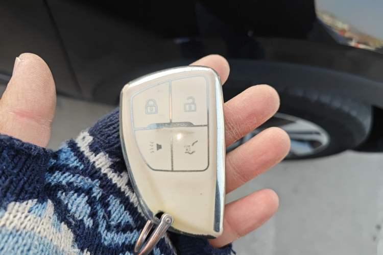 Used Buick Envision 2022 Facelift Encore S 652T Two-Wheel-Drive Luxury Model
