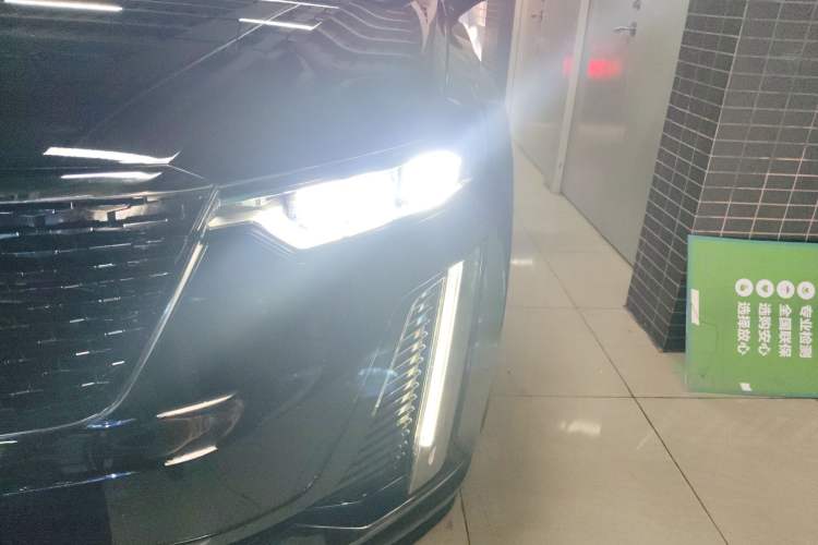 Used Cadillac XT6 2022 2.0T 7-Seater Four-Wheel Drive Luxury Version
