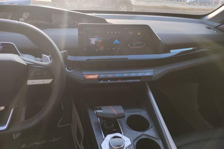 Used Changan UNI-V 2023 1.5T Prestige Model
