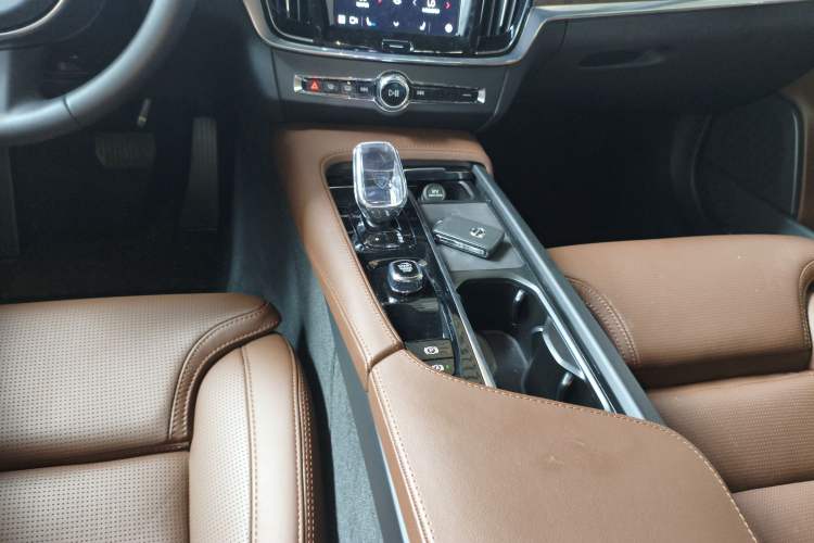 Used Volvo S90 2025 B5 Zhiya Luxury Edition
