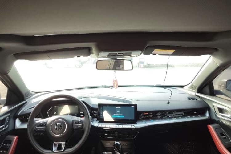 Used MG 5 2021 180 DVVT CVT Youth Luxury Edition
