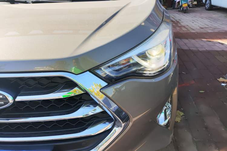 Used  Refine S3 2017 1.6L CVT Smart Connect Model
