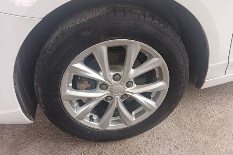 Used Roewe i5 2019 1.5L Automatic 4G Connected Langyue Edition

