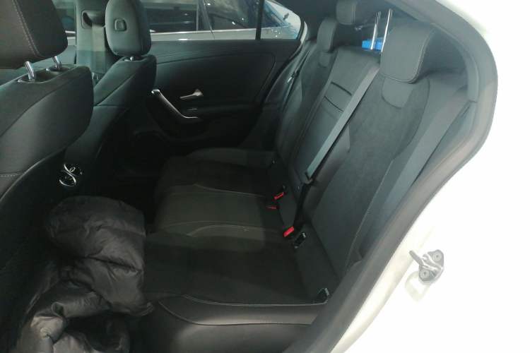 Used Mercedes-Benz A-Class 2022 Revised Version A 200 L Sport Sedan Fashionable Style