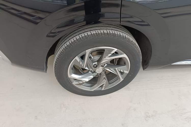 Used Hongqi HS3 PHEV 2025 Model 117km Jingwei Edition