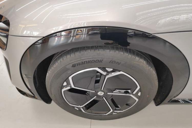 Used  YU7 2025 Ultra-Long Range All-Wheel Drive Pro Version
