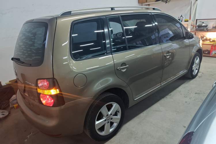 Used Volkswagen Touran 2015 1.4T Manual Comfort Edition 5-Seater
