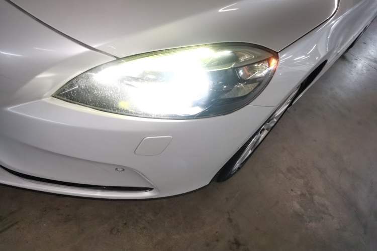 Used Volvo V40 2013 2.0T Zhiya Edition
