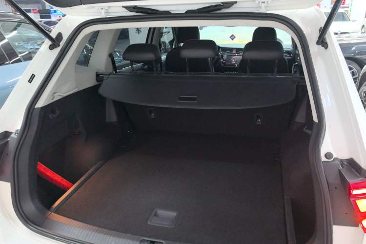 Used Volkswagen Tiguan L 2017 330TSI Automatic Two-Wheel Drive Luxury Edition
