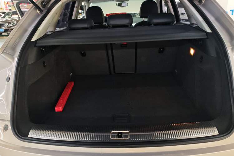 Used Audi Q3 2015 30 TFSI Comfort Model
