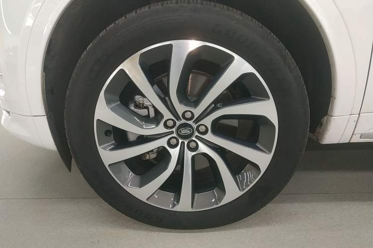 Used Land Rover Discovery Sport 2024 Performance Tech Edition
