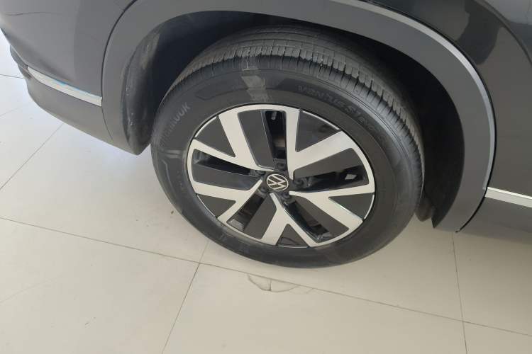 Used Volkswagen Tayron 2024 300TSI Two-Wheel-Drive Luxury Plus Advanced Version
