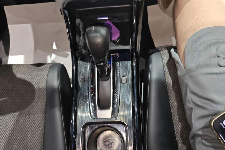 Used Honda Jade 2017 210TURBO CVT Fashion Edition 5-seater
