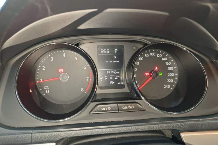 Used Volkswagen Lavida 2015 1.6L Automatic Comfort Edition