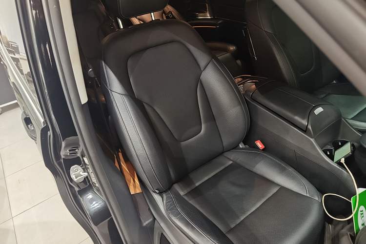 Used Mercedes-Benz V-Class 2021 V 260 L Long Wheelbase Prestige Edition
