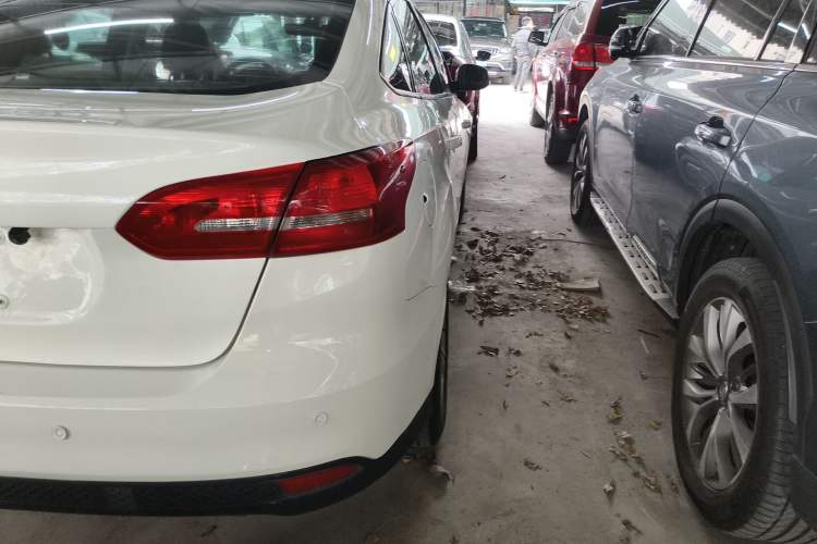 Used Ford Focus 2015 Sedan 1.6L Manual Comfort Model