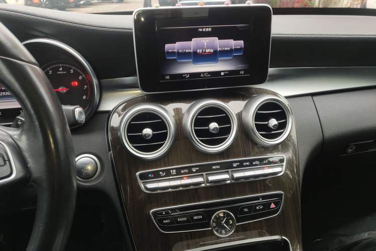 Used Mercedes-Benz C-Class 2015 C 200 L