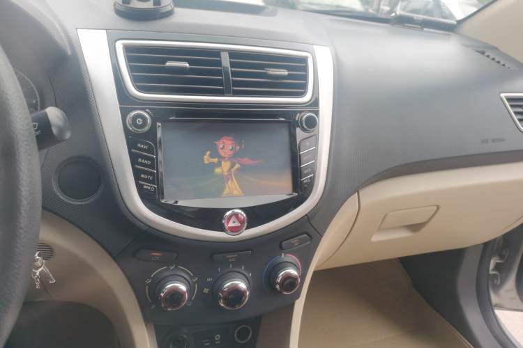 Used  J6 A30 2013 1.5L Manual Luxury Model China IV Standard
