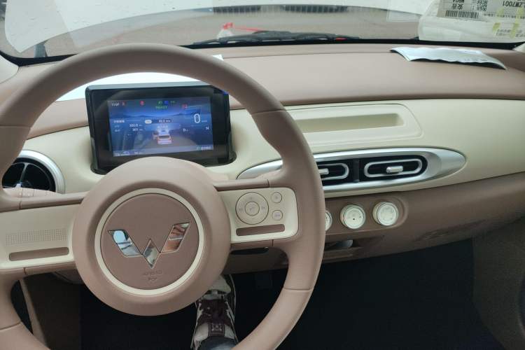 Used Wuling Hongguang MINIEV 2025 Four-Door Version Advanced Edition
