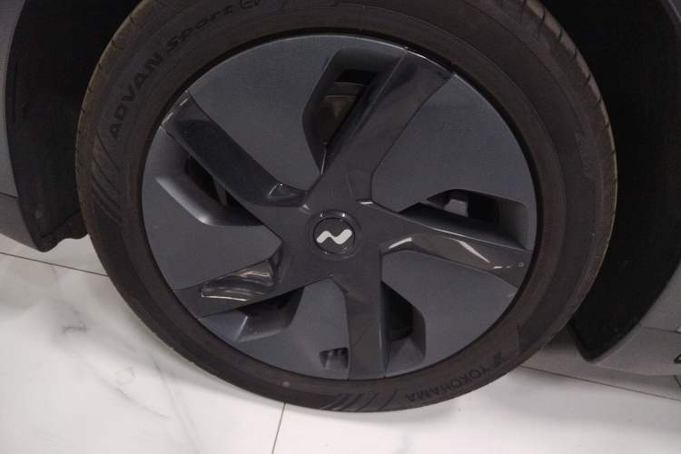 Used ONVO L60 2024 60 kWh Rear-Drive Version