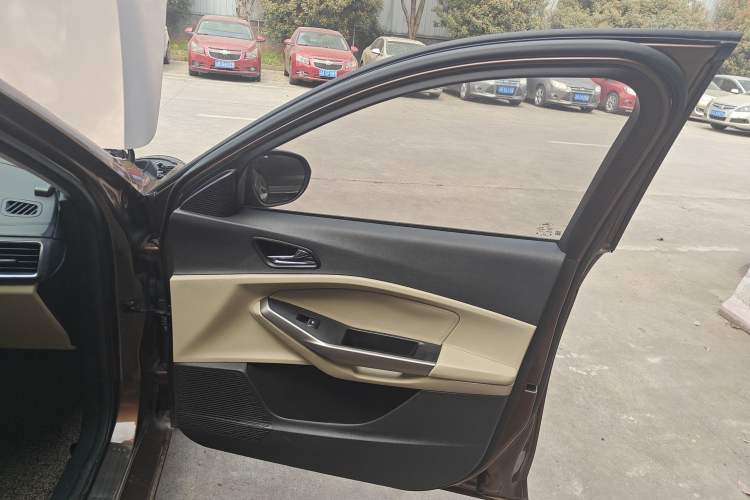 Used Ford Escort 2015 1.5L Automatic Fashion Model
