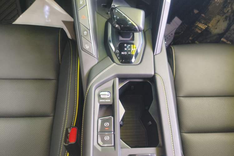 Used Lynk & Co 06 2023 Remix 1.5T Dynamic Halo
