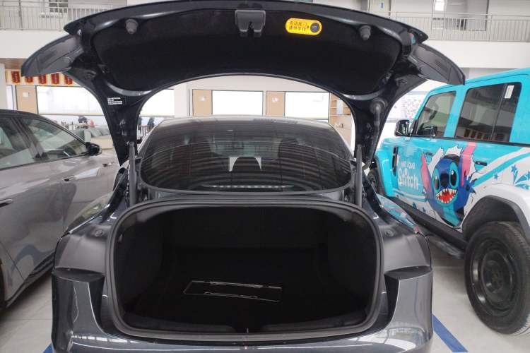 Used Tesla Model 3 2025 Rear-Wheel-Drive Version