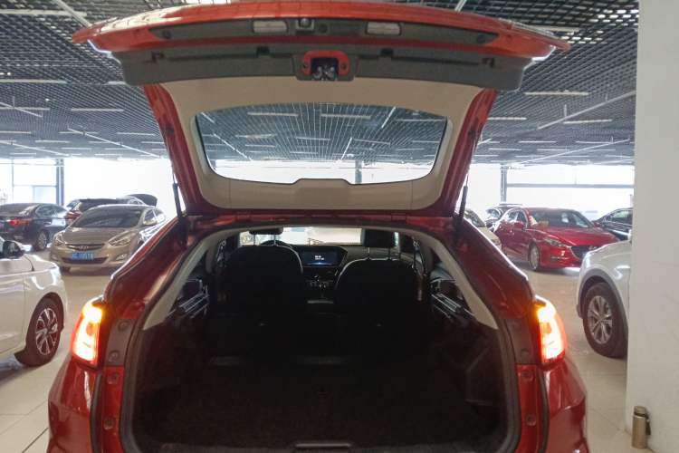 Used Venucia T90 2018 2.0L CVT Smart Connect Leading Edition China V Standard
