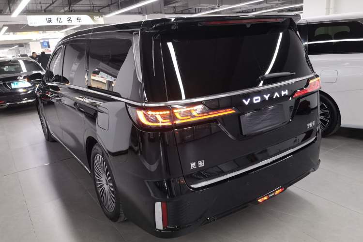 Used VOYAH Dream 2025 PHEV Four-Wheel-Drive Flagship Version – Qiankun Edition