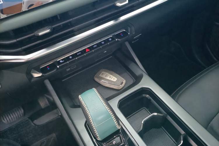 Used Geely Auto Haoyue L 2024 2.0T DCT Prestige Version