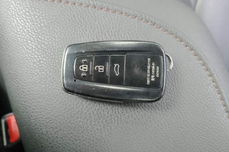 Used Toyota Camry 2019 Revised Version Dual-Engine 2.5 HG Luxury Edition
