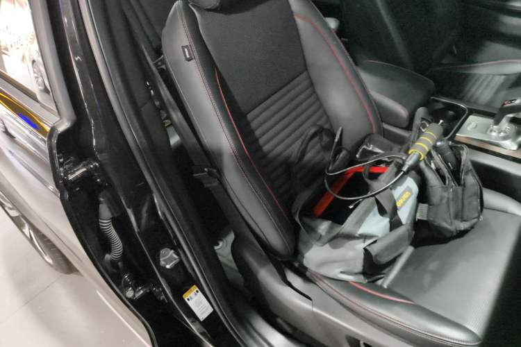 Used Land Rover Discovery Sport 2020 249 PS R-Dynamic Performance Tech Edition 7 Seats