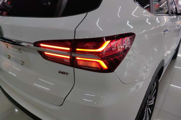 Used Roewe RX5 2019 20T Two-Wheel Drive Automatic 4G Connected Platinum Edition