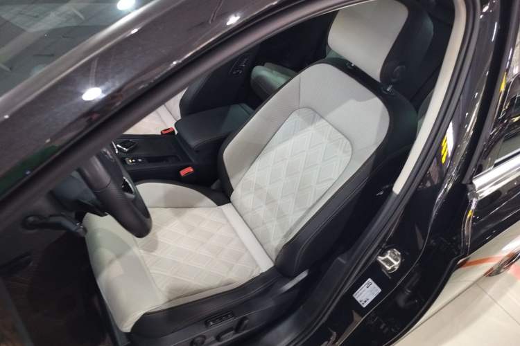 Used Volkswagen Magotan 2023 2 Million Units Limited-Edition 380TSI DSG Flagship Version
