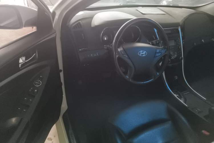 Used Hyundai Sonata 2013 2.4L Automatic Leading Edition China IV Standard
