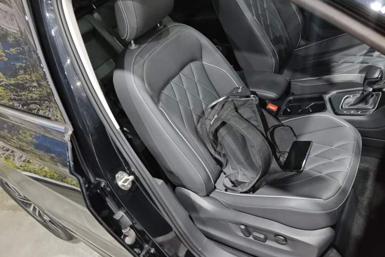 Used Volkswagen Tiguan L 2022 330TSI Automatic Two-Wheel Drive R-Line Enhanced Edition
