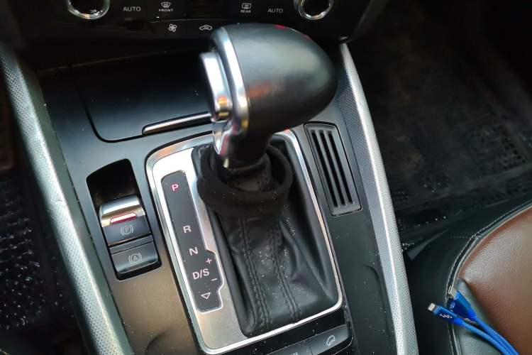 Used Audi Q5 2015 40 TFSI Comfort Model