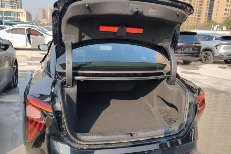 Used Hongqi EH7 2024 690 Pro
