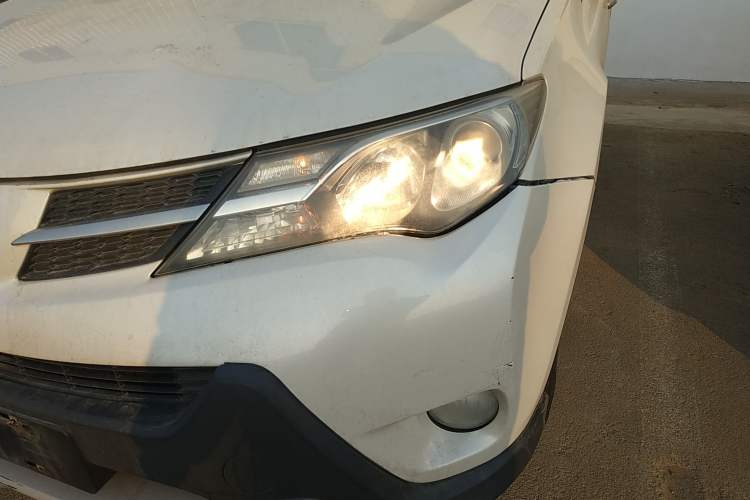 Used Toyota RAV4 2015 2.0L CVT Four-Wheel Drive New Edition
