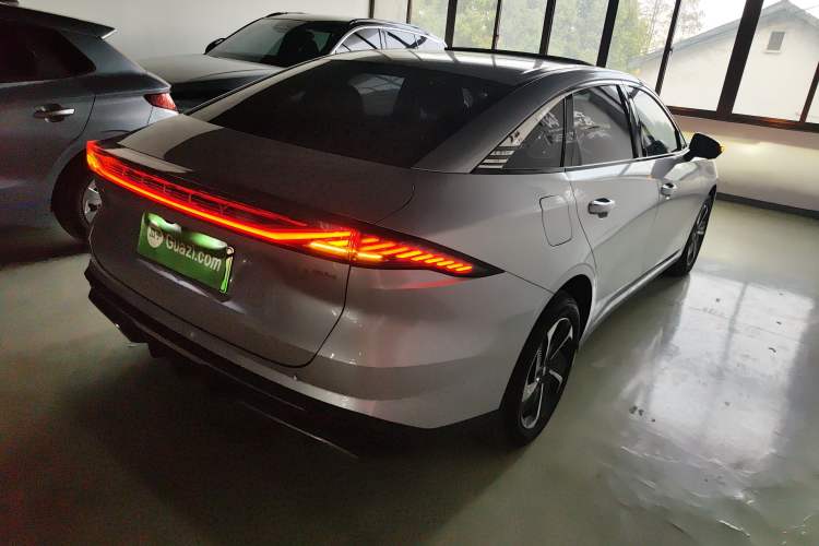 Used  L6 2025 EM-i 140km Starship Edition
