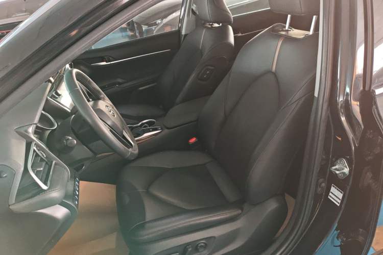 Used Toyota Camry 2019 Revised Version 2.0G Luxury Edition
