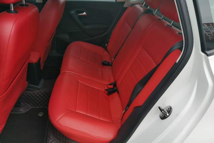 Used Volkswagen Polo 2016 1.6L Automatic Comfort Model
