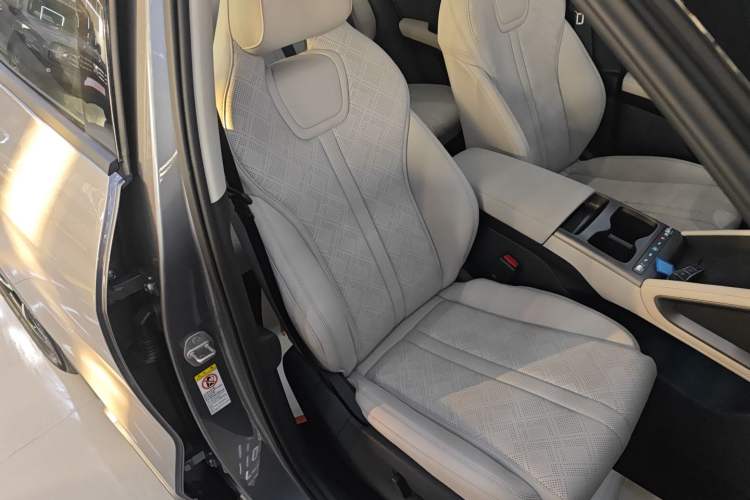 Used BYD Yuan UP 2025 Intelligent Driving Version 401 km Beyond-Range Edition