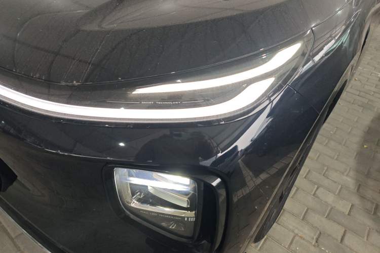 Used  Q07 2025 215 Prestige Edition