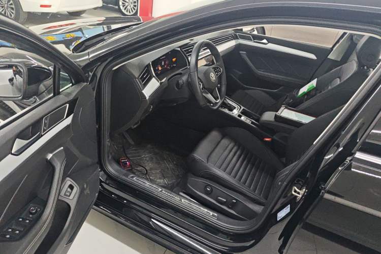 Used Volkswagen Magotan 2025 Zhongxiang Version 280TSI DSG Comfort Edition