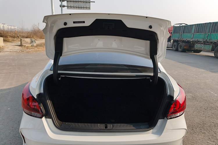 Used MG 5 2022 180 DVVT CVT Youth Luxury Edition
