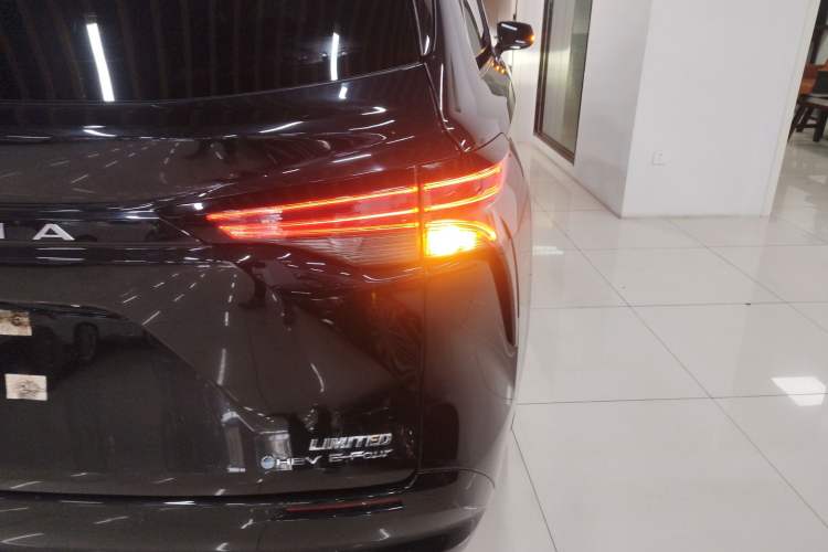 Used Toyota Sienna 2024 2.5L Hybrid Four-Wheel Drive Prestige Edition
