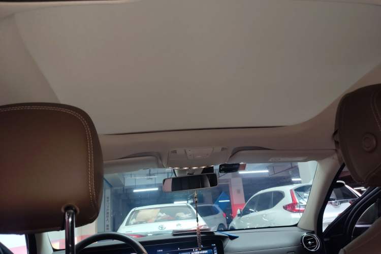 Used Mercedes-Benz E-Class 2018 Facelift E 300 L Luxury Edition
