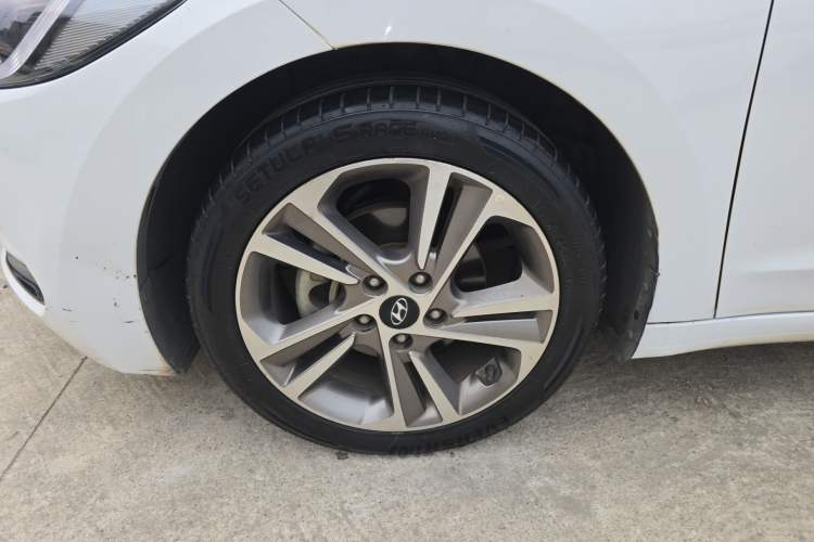 Used Hyundai Elantra 2016 1.6L Automatic ZhiXuan – Elite Version
